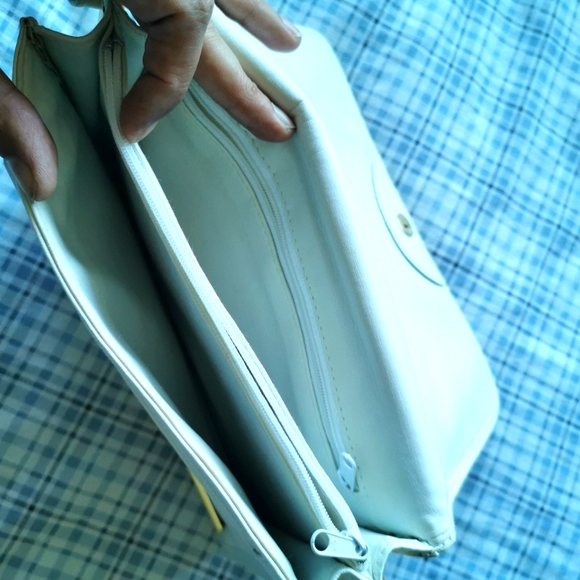 Ivanka Trump crossbody - Picture 4 of 5